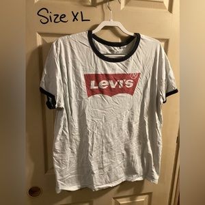 Levi’s T shirt